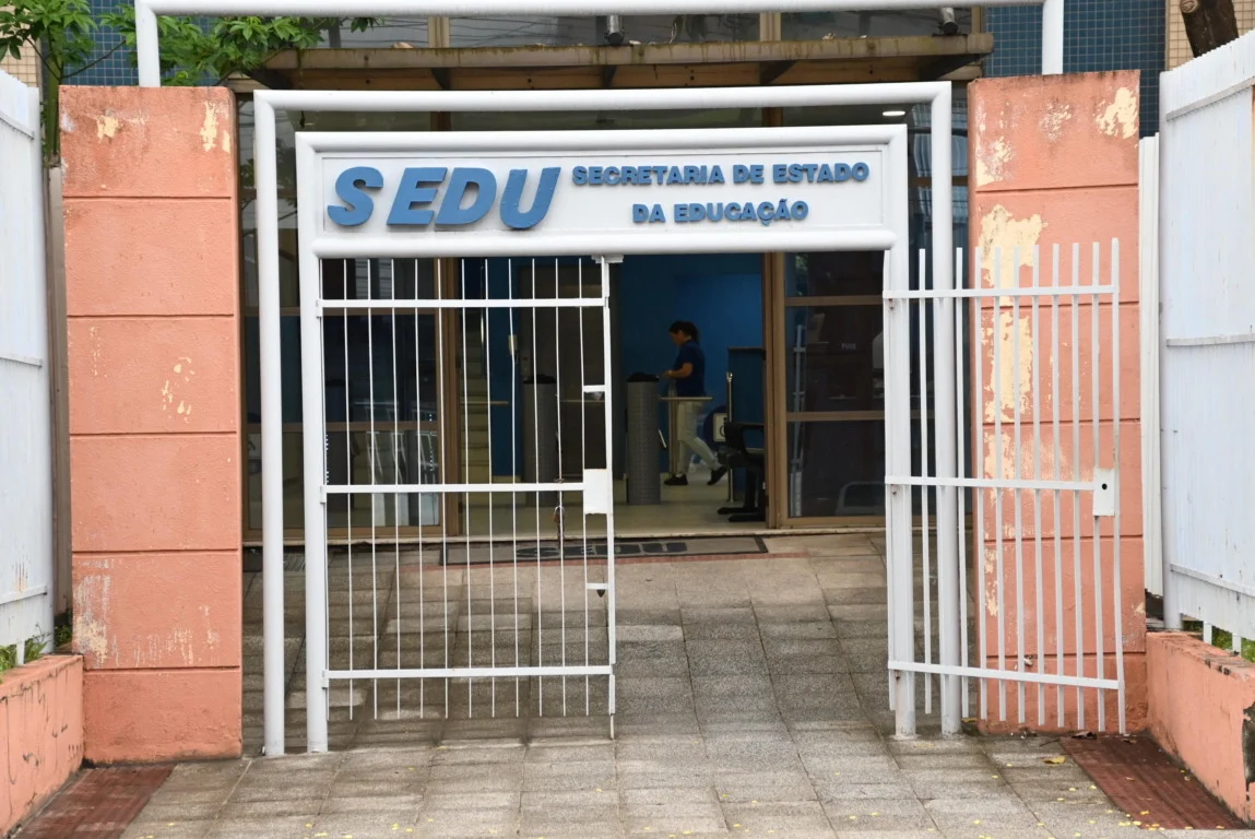 Professora terá que pagar R$ 6 mil após usar diploma falso para contratação no ES