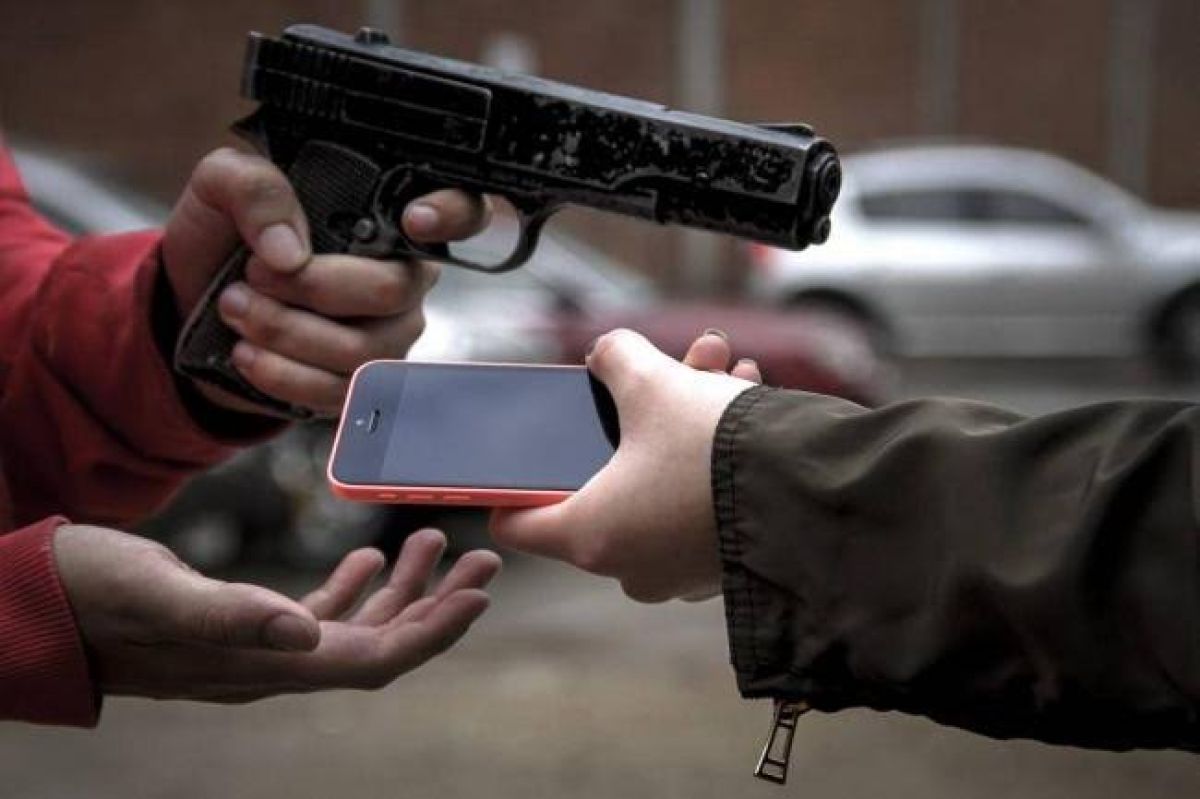 Duas cidades do ES estão entre as 20 com mais roubos e furtos de celulares no Brasil