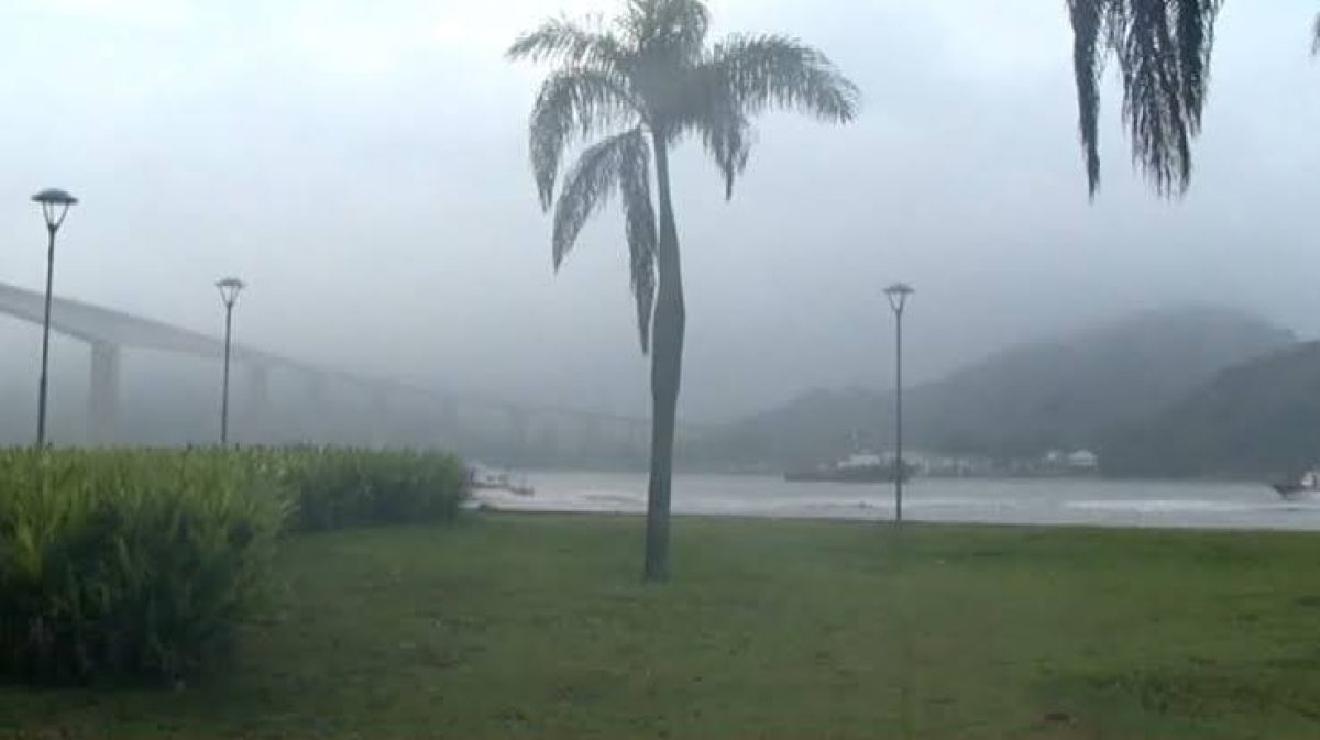 Temperatura cai e chuva volta ao ES no fim de semana  