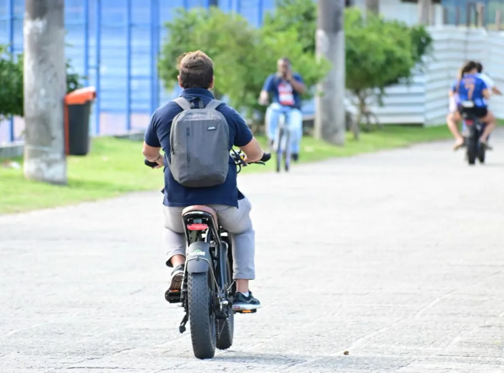 Radares móveis vão fiscalizar bicicletas elétricas no ES